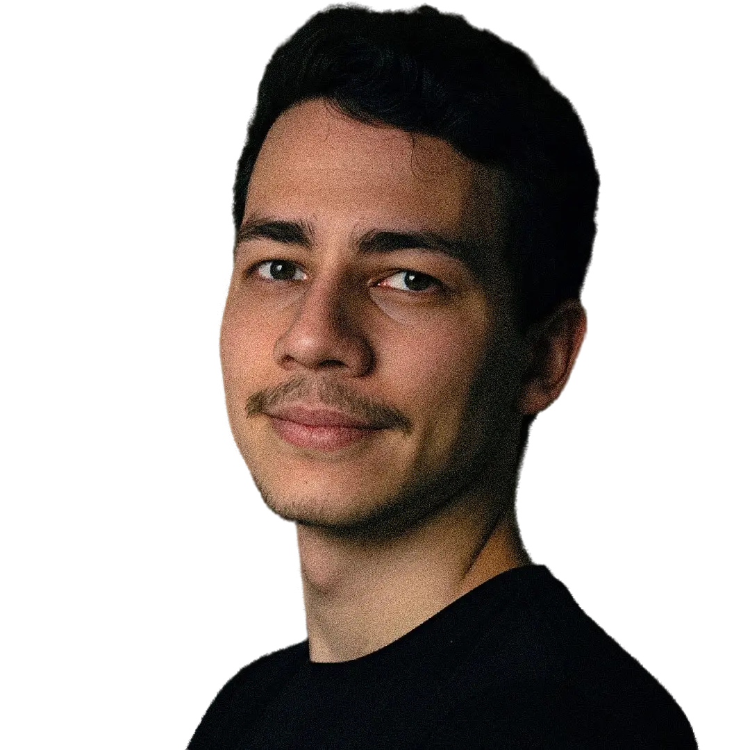 Fotografia de perfil de Diogo Carvalho, fundador e técnico especialista da Diogo Carvalho Informática.